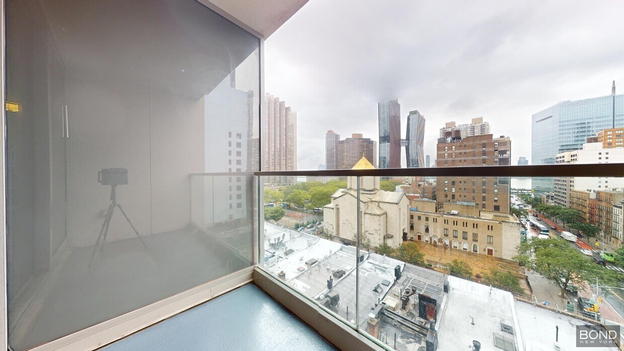 Foto principal - 237 E 34th St