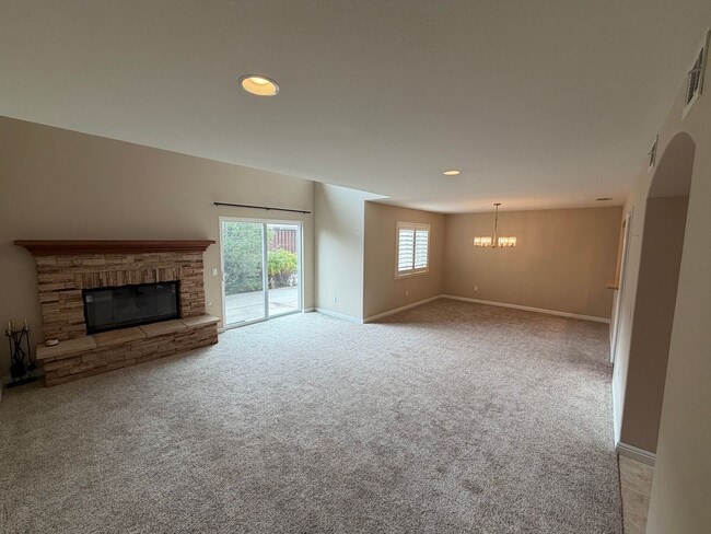 Foto del edificio - 4304 Foxenwood Cir