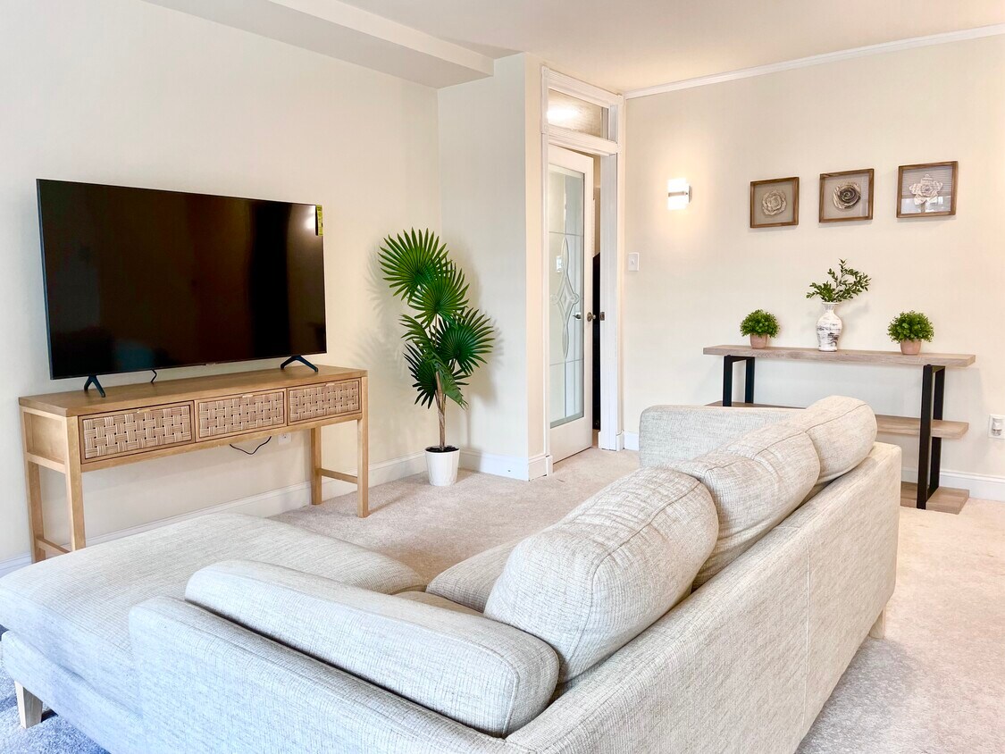 Foto principal - 1111 Arlington Blvd