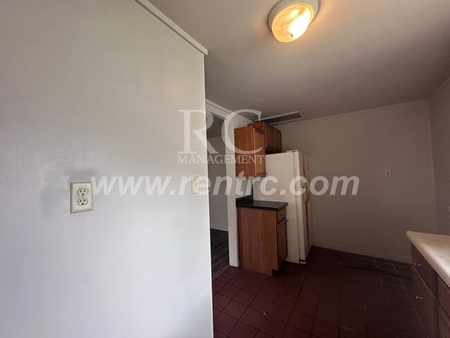 Building Photo - 503-2  Shadowlawn-