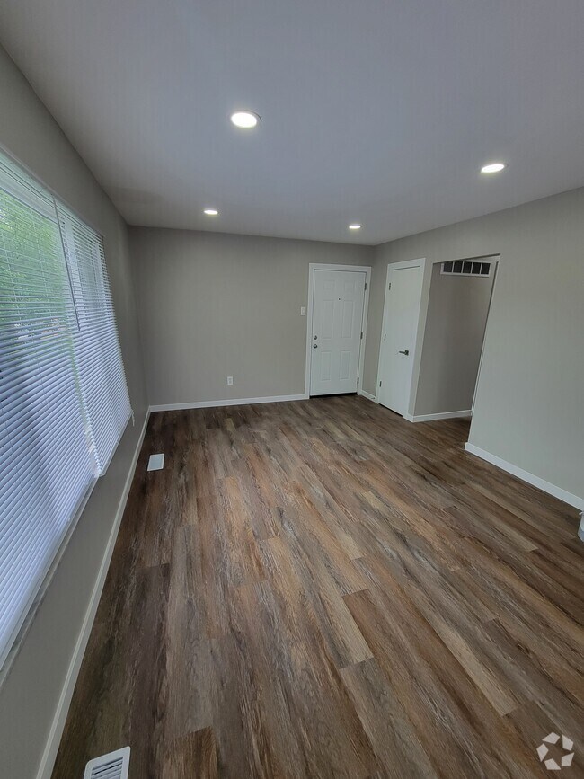 Building Photo - 10050 Willdan Dr