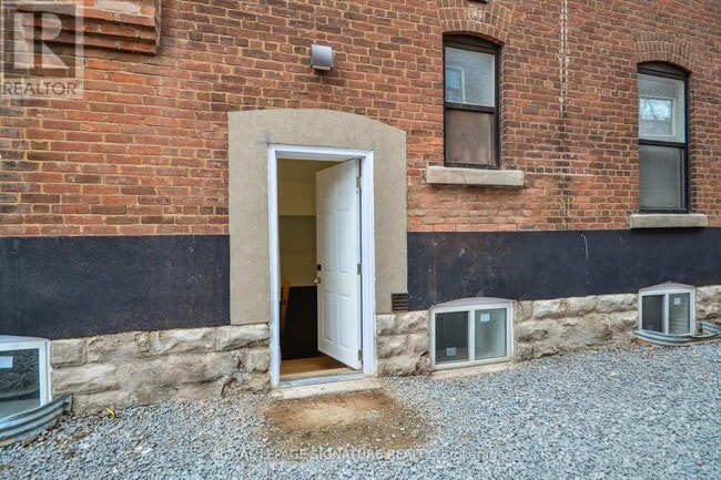 Building Photo - 129 Kenilworth Ave