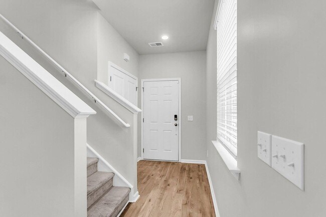 Building Photo - Beautiful 3 Bedroom 2.5 Bath Home In Goose...