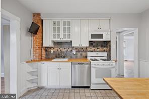 Foto del edificio - 457 W Lancaster Ave