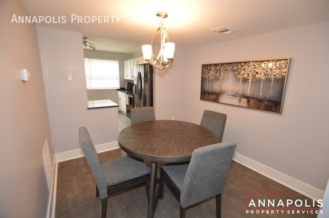 Foto del edificio - 1658 woodtree court east