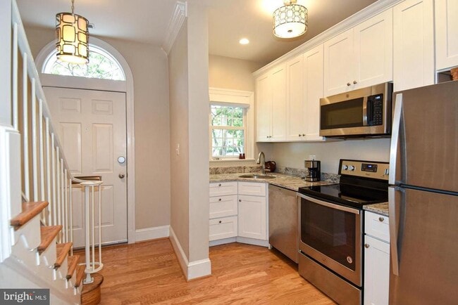 Building Photo - 515 Tobacco Quay