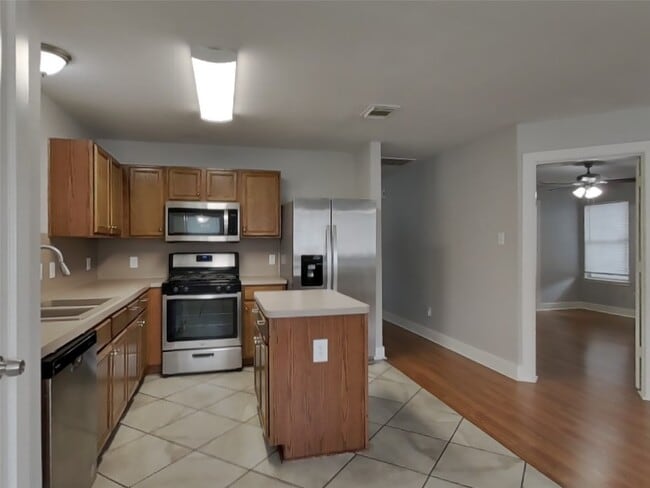 Building Photo - 6346 Hall Pond Ct