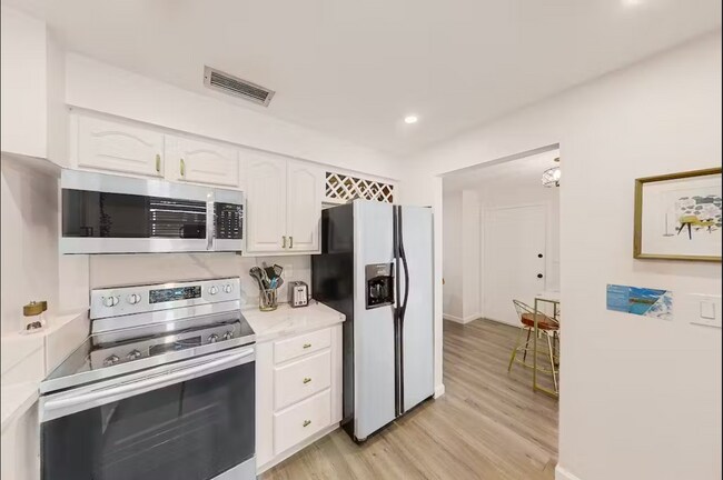 Foto del edificio - 4502 Parrot Ave