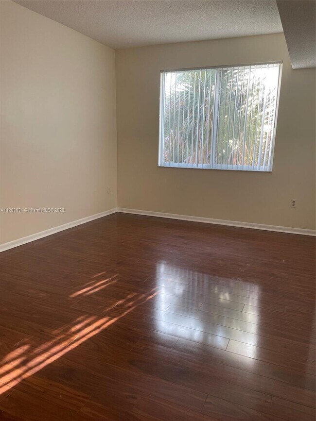Foto del edificio - 6928 SW 39th St