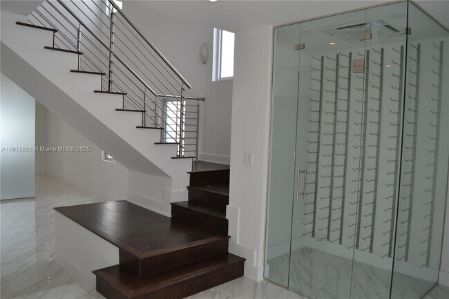 Foto del edificio - 3350 NW 83rd St