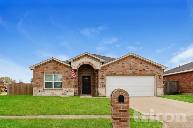 Building Photo - 1002 Woodcrest Dr