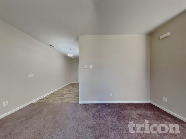 Foto del edificio - 2900 Dallas Ct