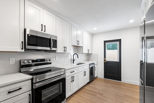 Foto del edificio - 3011 W Binnicker Ave