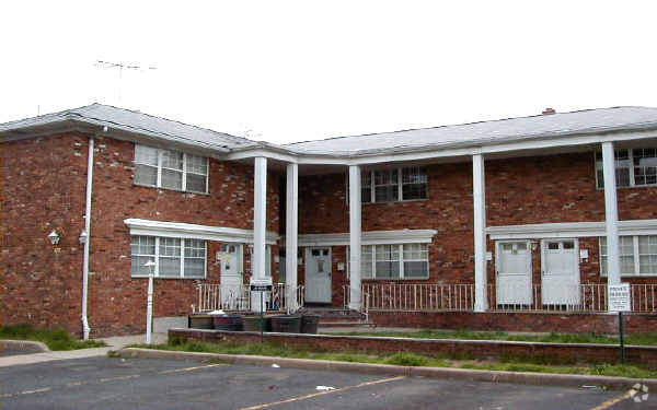 Primary Photo - 175 Walnut St
