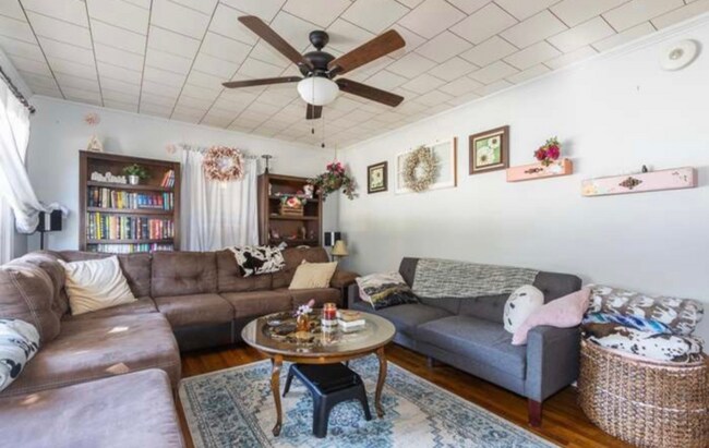Building Photo - Beautiful 3 Bedroom Ranch