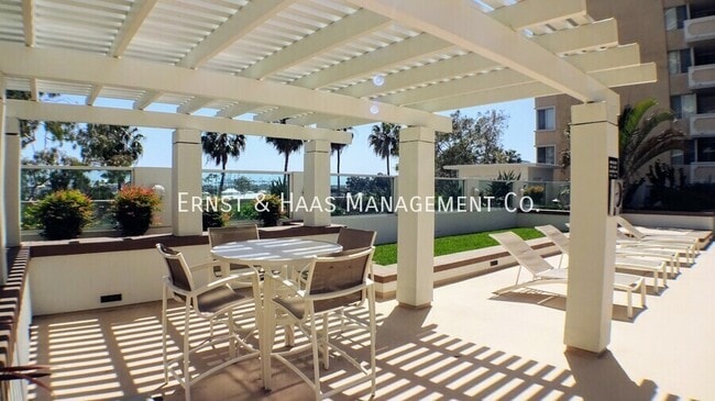 Foto del edificio - 700 E Ocean Blvd