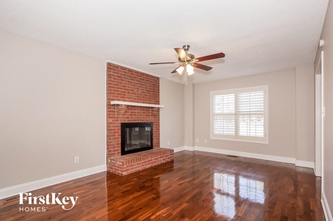 Foto del edificio - 120 Hunters Pointe Dr