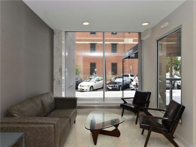 Foto del edificio - 107-40 107-18 70th Rd