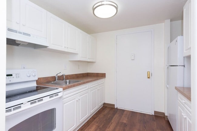 Interior Photo - Lakewood Apartments
