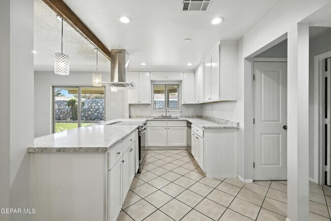 Foto del edificio - 9674 Stonehaven Dr