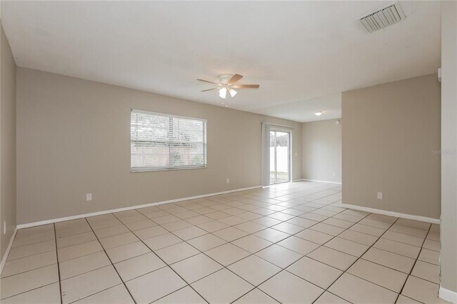 Foto del edificio - 2210 N Merrin St