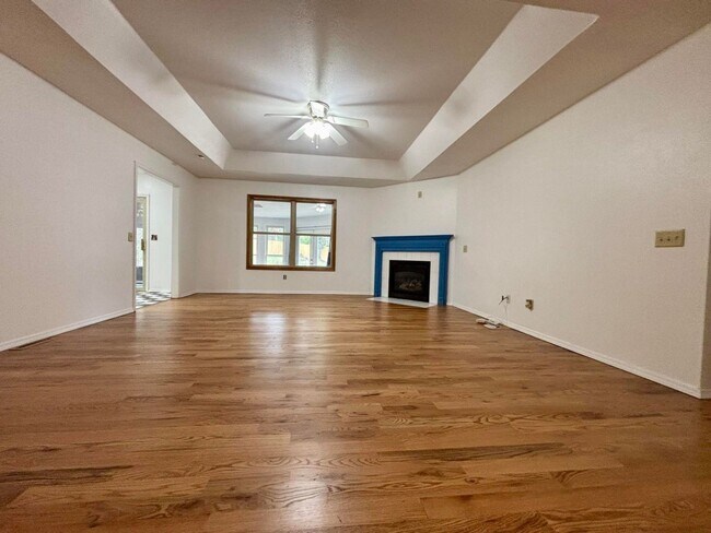 Building Photo - COMING SOON! Battlefield Home with Sunroom