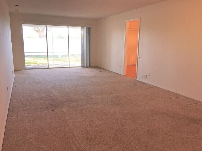 Building Photo - 2br+ DEN/2BA/2CG SFH at Fairway Village in Plantation