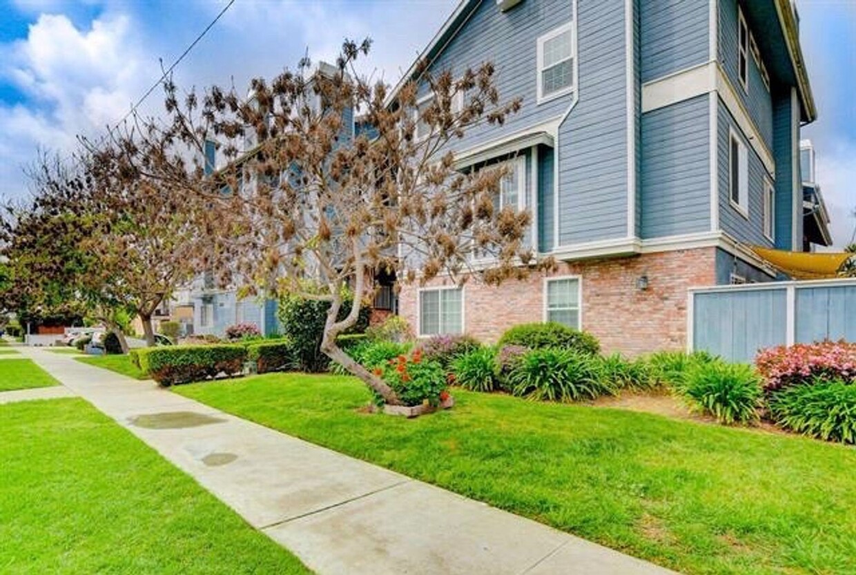 Primary Photo - $2,990 - 2 Bed / 3 Bath Beautiful Condo in...