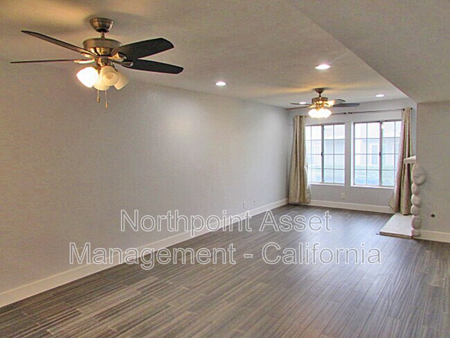 Foto del edificio - 180 W Walnut Ave