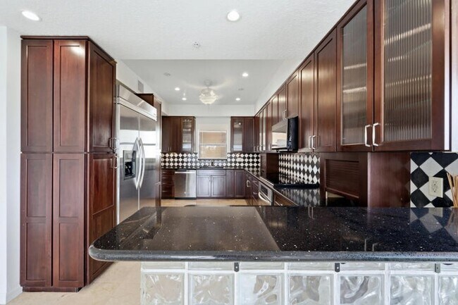 Building Photo - 1640 Presidential Way