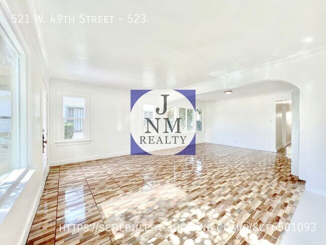 Building Photo - Beautiful newly remodeled “House-style” la...