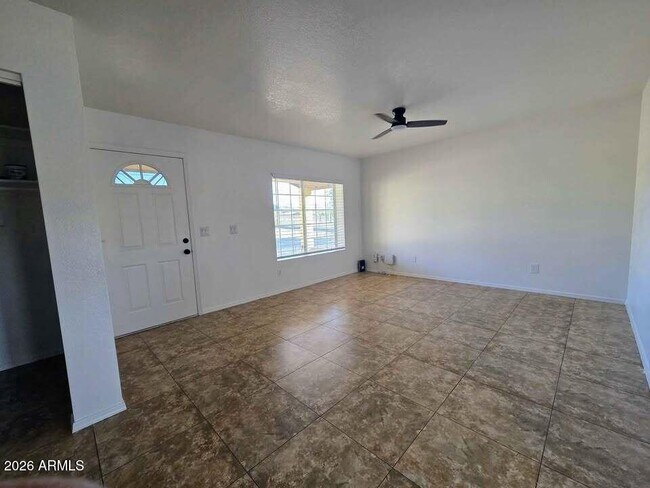 Foto del edificio - 4012 Carver Rd