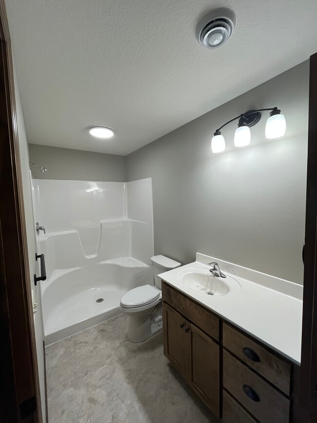 Building Photo - 632 Veronica Ct