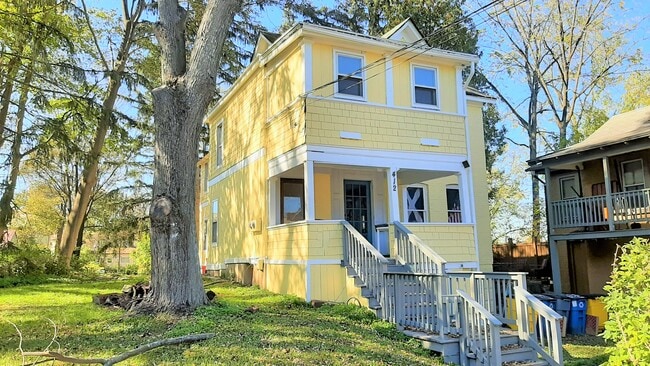 Building Photo - 412 Hudson St