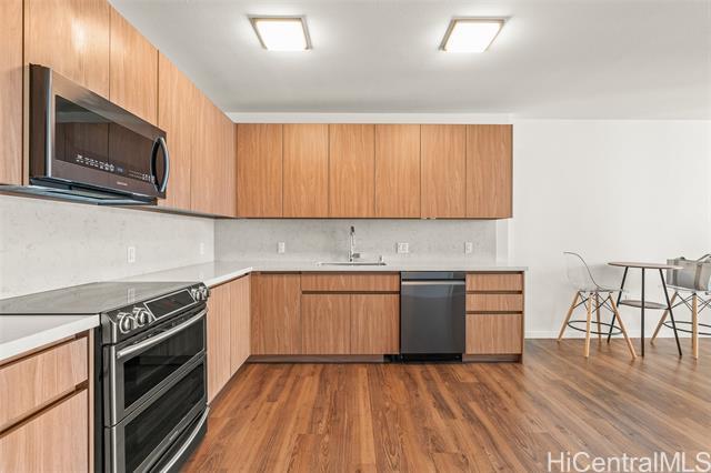 Building Photo - 1391 Kapiolani Blvd