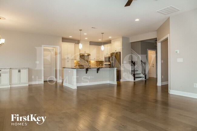 Foto del edificio - 740 Wood Lily Dr