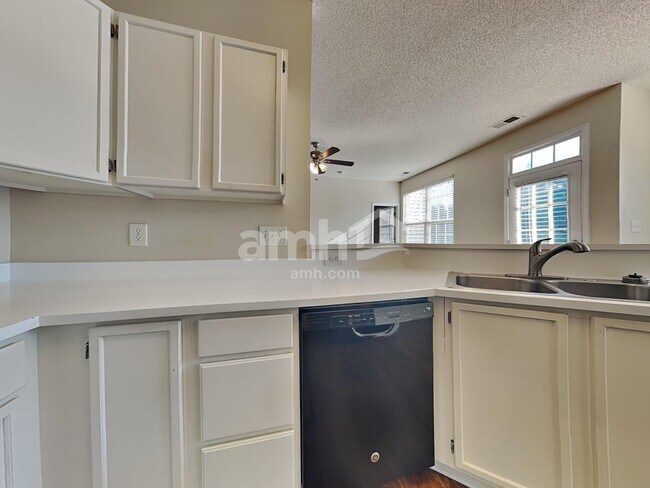 Foto del edificio - 6829 Ayrshire Glen Pl