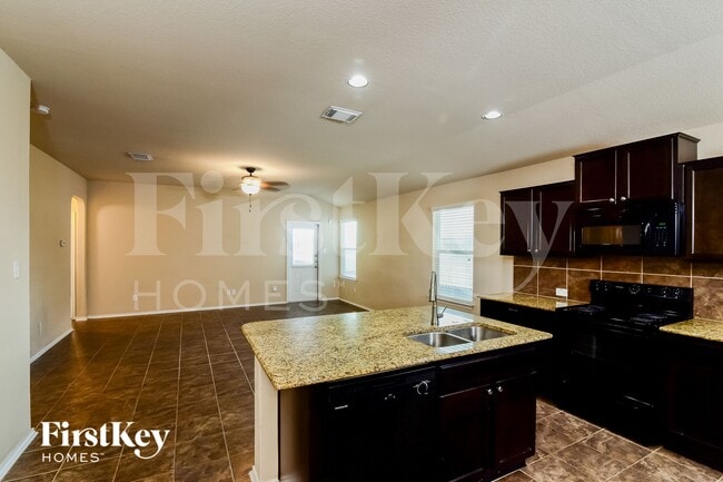Building Photo - 7106 Phoebe View
