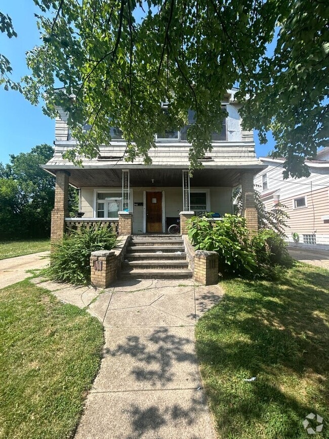Building Photo - 14301 Kingsford Ave
