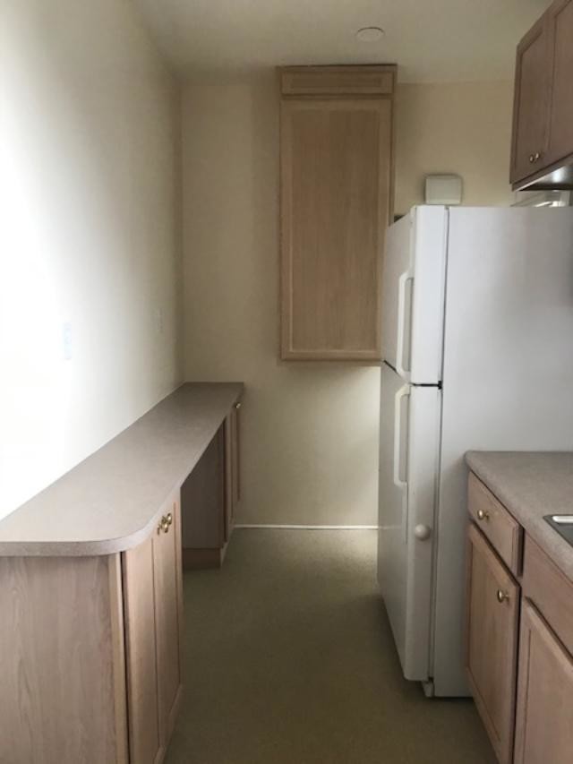 Kitchen - 1024 1/4 N Sweetzer Ave