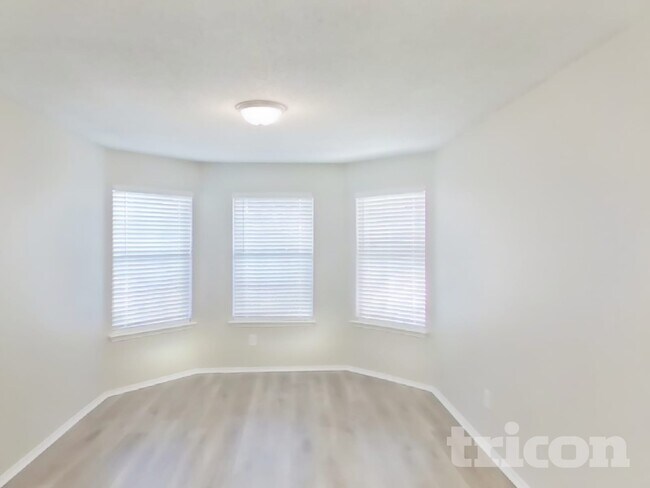 Foto del edificio - 1502 Warrington Way