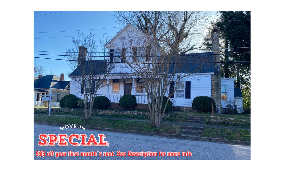 Primary Photo - 204 S Bragg St