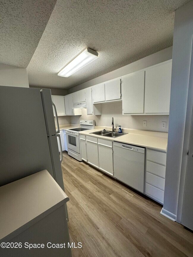 Building Photo - 3550 Sable Palm Ln