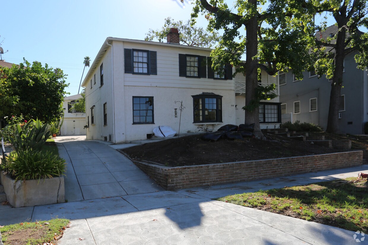 Building Photo - 1306 N Brand Blvd