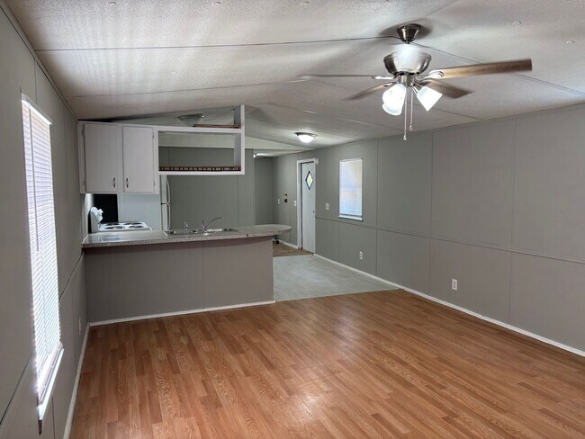 Foto del edificio - 2 BED, 2 BATH MOBILE HOME LOCATED IN CANDOR