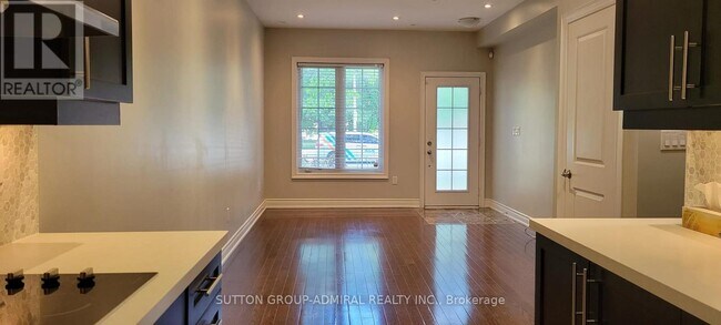 Photo du bâtiment - 2120 Bayview Ave