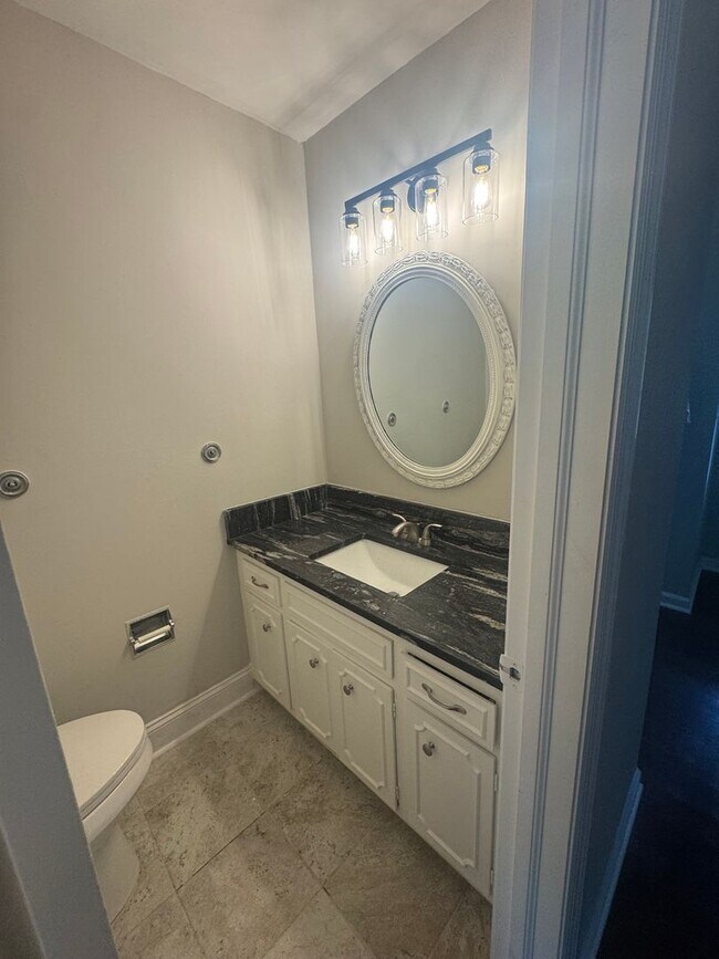 Building Photo - Available NOW in Hammond Hills!!!