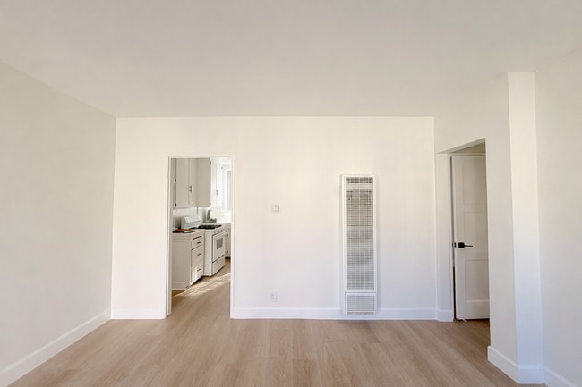 Photo - 3604 W 63rd St Apartment