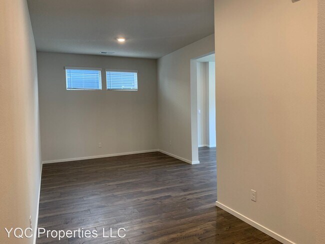 Building Photo - 4 br, 2.5 bath House - 4917 NE 24th Ave