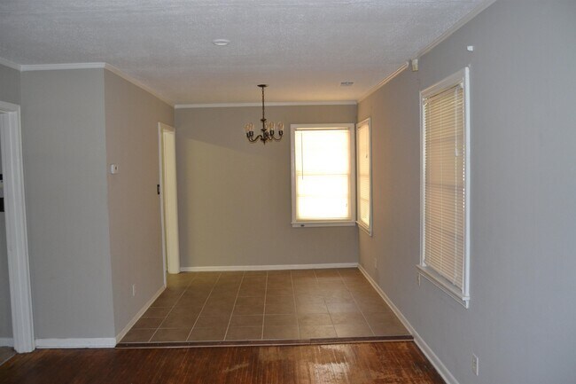 Foto del edificio - 1328 Marcia Rd